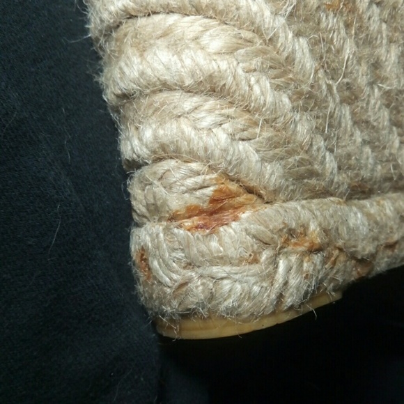 Coach sandals w a wedge. Fits like a (5 1/2) SM 6 - Picture 5 of 7